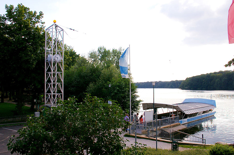 Die Elektrofähre in Strausberg über den Straussee