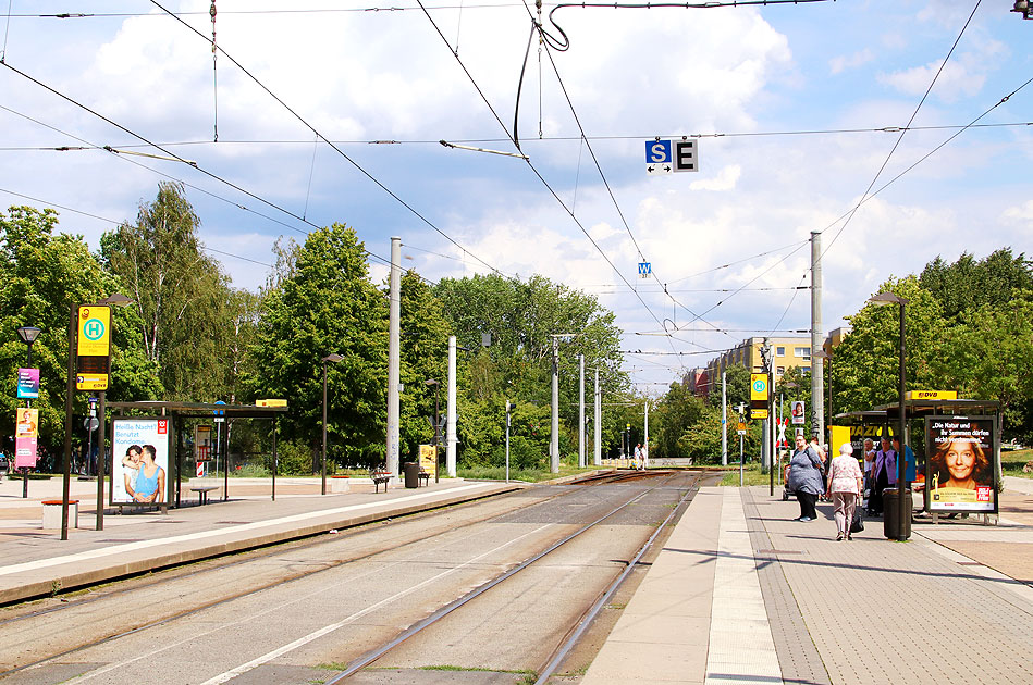 Die Haltestelle Amalie-Dietrich-Platz in Dresden