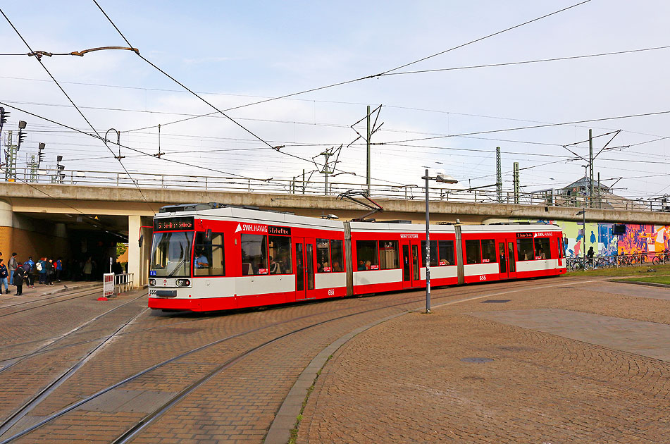 Die Straßenbahn in Halle am Hauptbahnhof