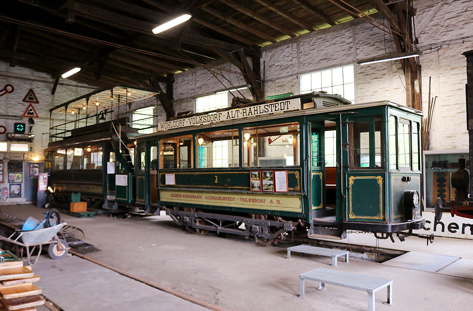 Die Wagen 3 und 56 der Kleinbahn Altrahlstedt - Volksdorf