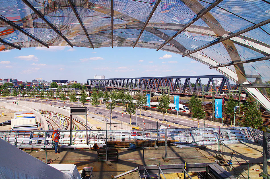 Die U-Bahn-Haltestelle Elbbrücken in Hamburg in der Hafencity