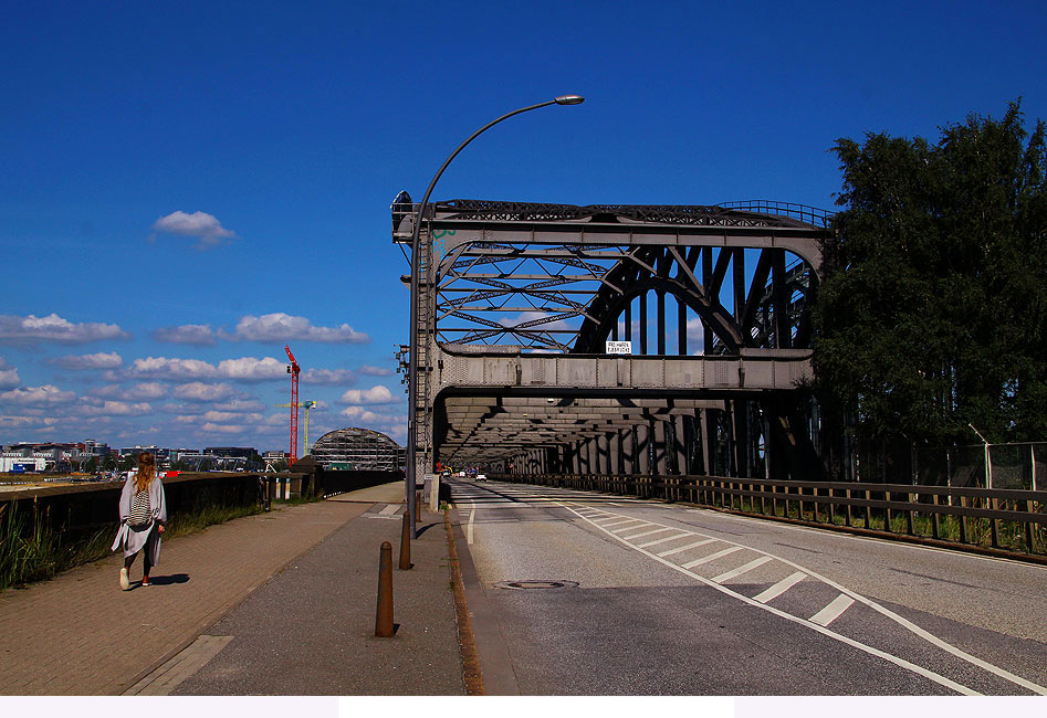 Die Freihafenbrücke in Hamburg mit der oberen Etage für die Hochbahn