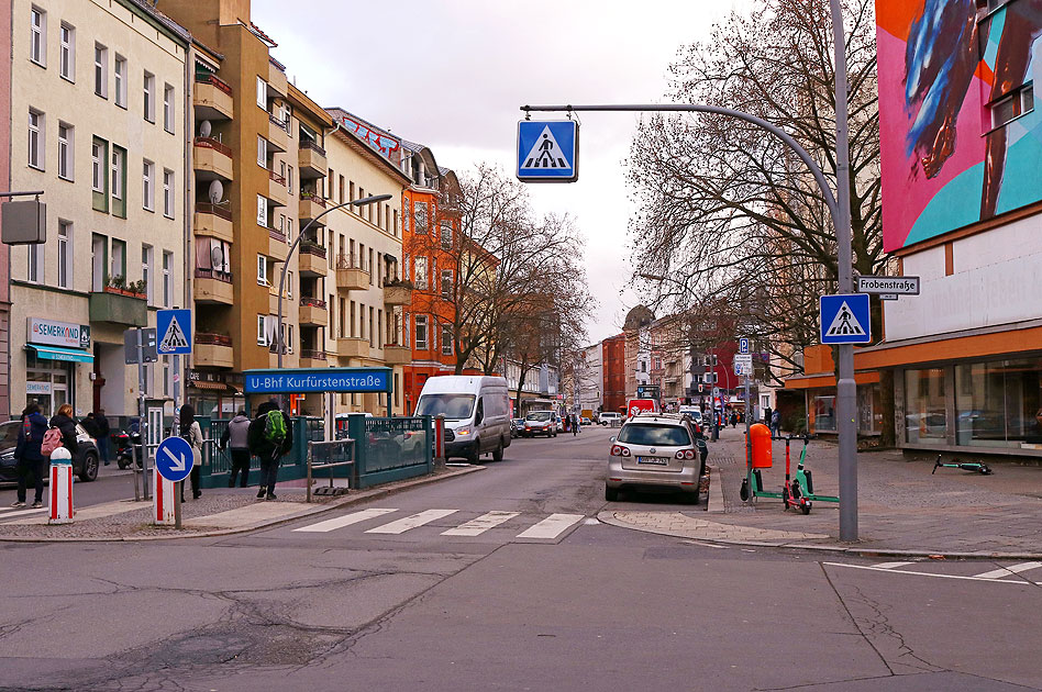 Der U-Bahn Bahnhof Kurfürstenstraße der BVG in Berlin