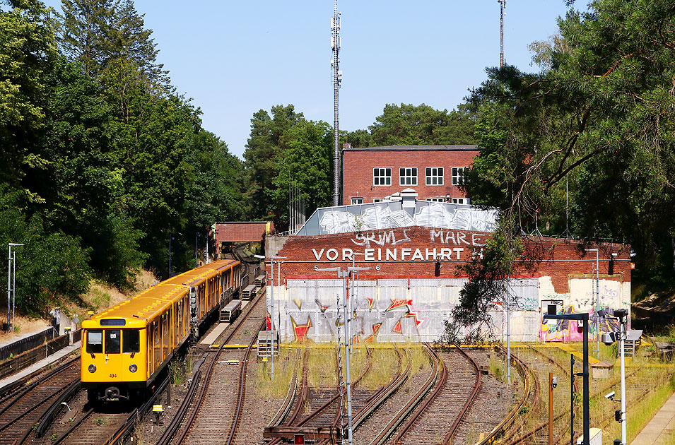 U-Bahn Krumme Lanke in Berlin