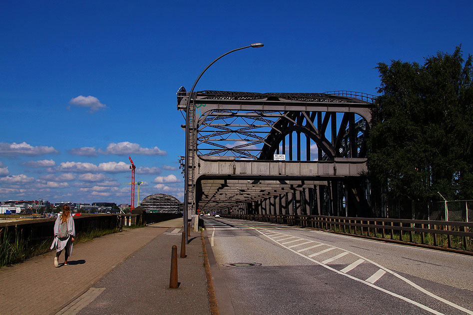 Die Freihafenbr&uuml;cke in Hamburg mit der oberen Etage f&uuml;r die Hochbahn