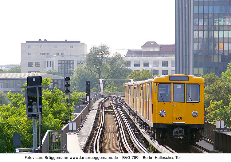 Die Berliner U-Bahn - Bahnhof Hallesches Tor - Linie U 1