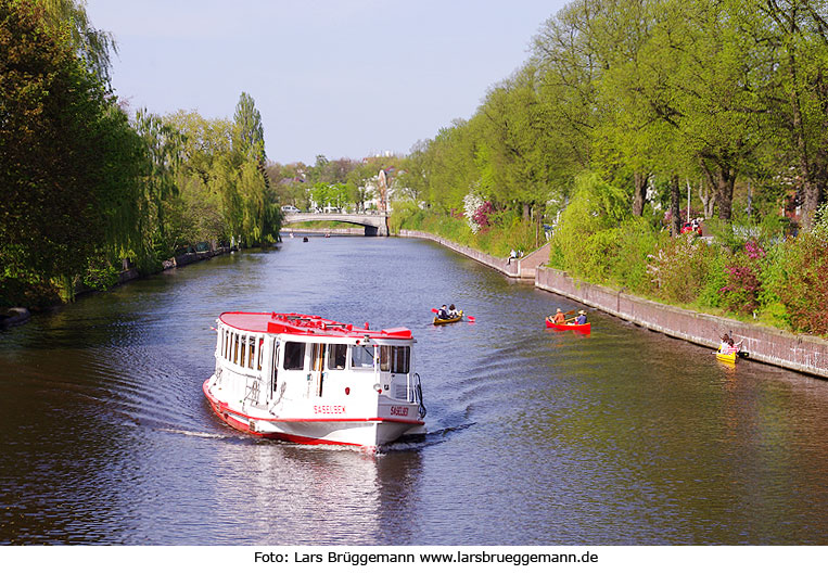 Alsterdampfer Saselbek an der Streekbrücke