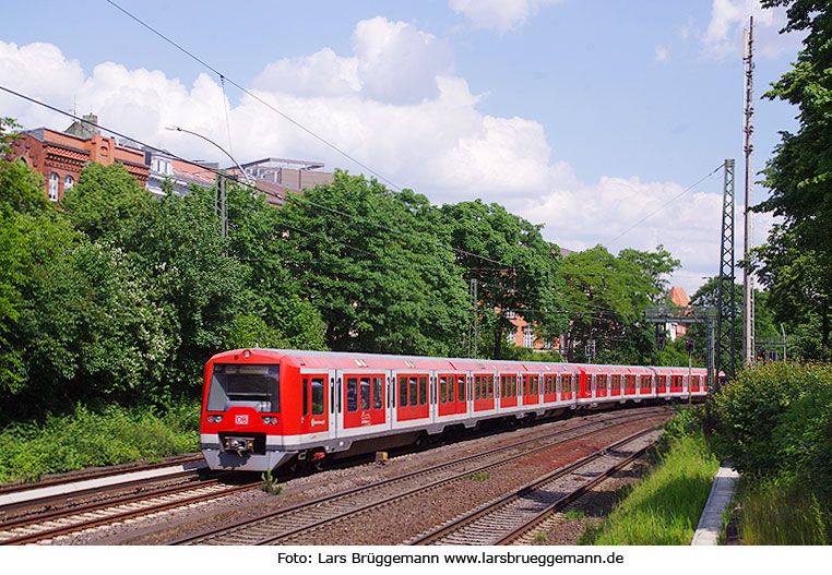 Ein Vollzug der Baureihe 474 der Hamburger S-Bahn