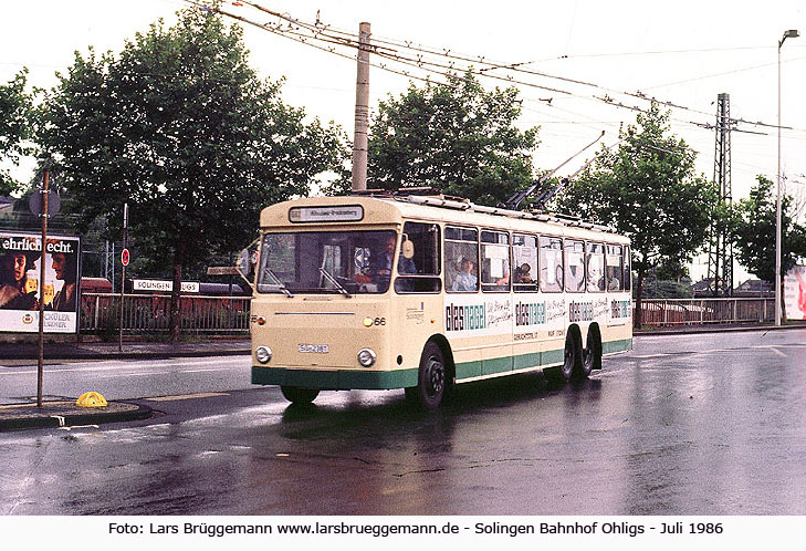 Der Obus in Solingen am Bahnhof Solingen-Ohligs