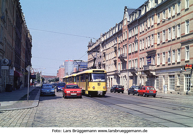 Straßenbahn Dresden Haltestelle Friedensstraße und Bischofsplatz
