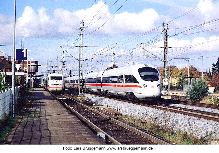 Ein ICE im Bahnhof Büchen Schnellverkehr von Hamburg nach Berlin