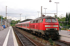 DB Baureihe 218 im Bahnhof Ahrensburg