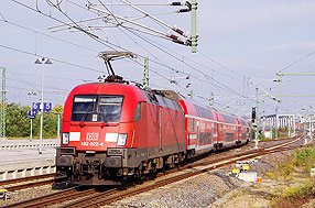 DB Baureihe 182 in Dresden-Neustadt mit einer S-Bahn