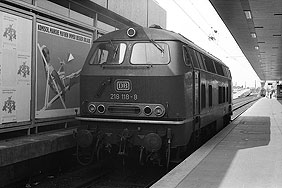 DB Baureihe 218 im Bahnhof Hamburg-Altona
