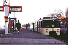 DB Baureihe 471 im Bahnhof Wedel - Cannstätter - Foto: Lars Brüggemann - www.larsbrueggemann.de