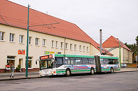 Der Obus in Eberswalde an der Haltestelle Nordend