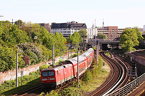 Eine Lok der Baureihe 112 im Bahnhof Berliner Tor