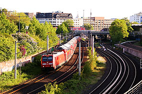 Eine Lok der Baureihe 146 in Hamburg