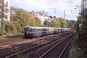 Eine S-Bahn der Baureihe 471 auf der Verbindungsbahn zwischen Hamburg Sternschanze und Dammtor