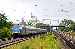 Die 101 070 mit Adler Werbung in Tostedt