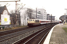 Die 103 108-7 im Bahnhof Hamburg Holstenstraße