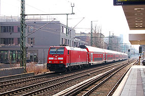 Eine Lok der Baureihe 146 im Bahnhof Hamburg Landwehr