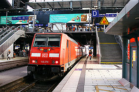 Eine Lok der Baureihe 146 in Hamburg Hbf