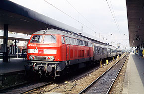 Die 218 338-2 in Hamburg-Altona