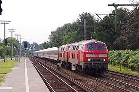 Zwei Loks der Baureihe 218 in Thesdorf