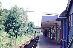 Der Bahnhof Hamburg-Rissen im Jahr 2001