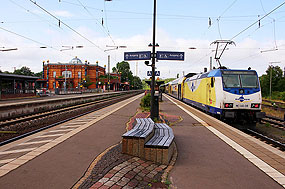 Die Metronom-Lok 146-08 im Bahnhof Uelzen