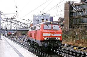 Lok der Baureihe 218 in Kiel Hbf