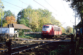 Die 103 103-8 im Bahnhof Prisdorf