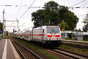 Die 146 566-5 mit einem IC im Bahnhof Eystrup