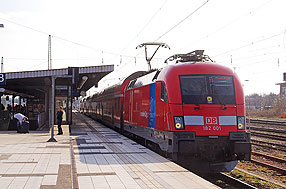 DB Baureihe 182 - Lok 182 001 - in Magdeburg Hbf