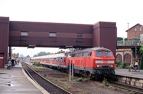 Eine Lok der Baureihe 218 in Lübeck Hbf