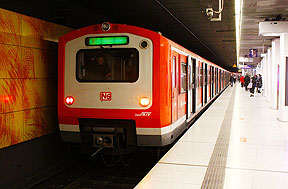 DB Baureihe 472 im Bahnhof Hamburg-Altona