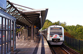 Die Digitale S-Bahn Hamburg im Bahnhof Allermöhe