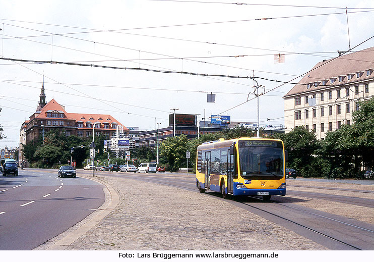 Ein Stadtbus vom Typ O 520 Cito in Leipzig vor dem Hauptbahnhof