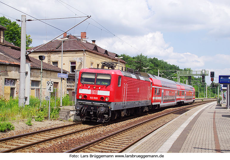 Der Bahnhof Dresden-Klotzsche mit einer S-Bahn