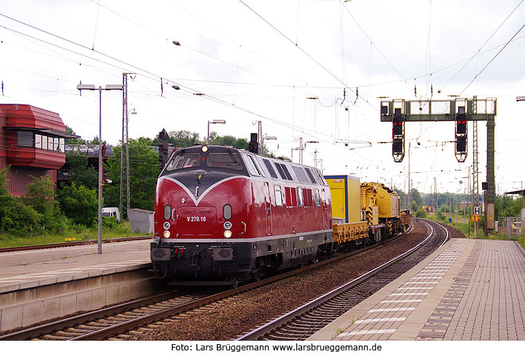 Baureihe 221 im Bahnhof Lüneburg