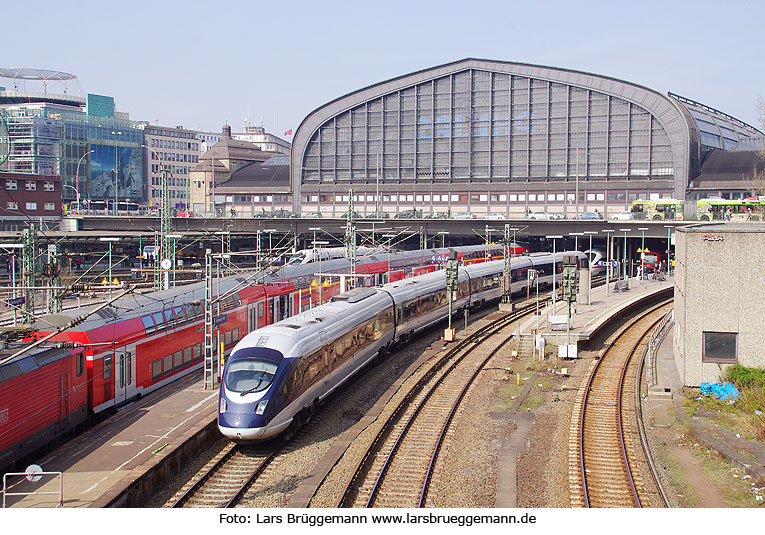 DB Baureihe 605 in DSB Farben im Hamburger Hbf