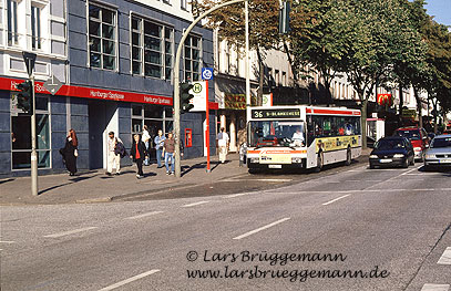 Ein Hochbahn Bus auf der Reeperbahn