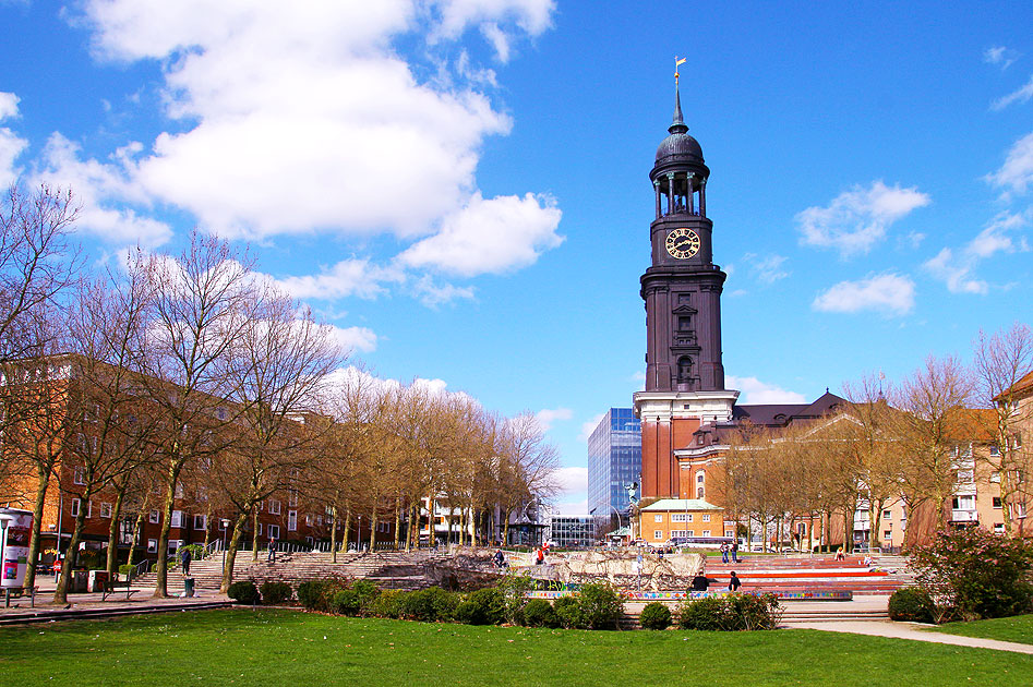 Hamburg Reiseführer und Tourismus: Der Michel in Hamburg - die Hauptkirche St. Michaelis