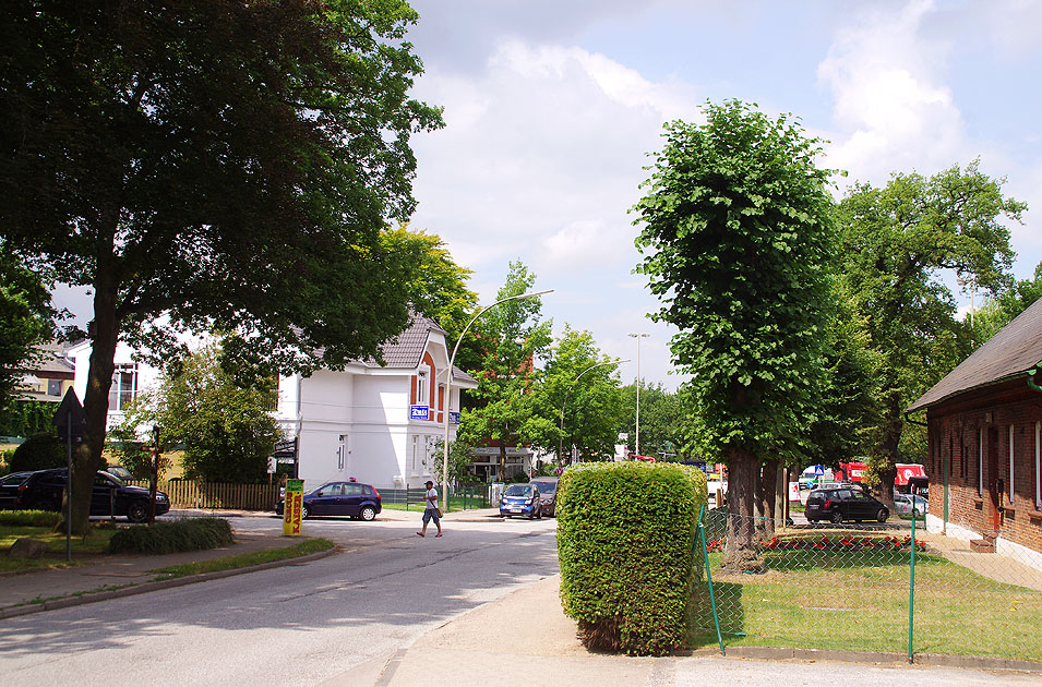 Der Stadtteil Sülldorf in Hamburg - Sülldorfer Landstraße