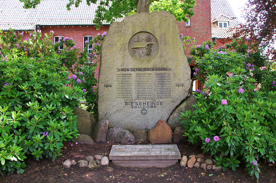 Sülldorf Gedenkstein Erster und Zweiter Weltkrieg