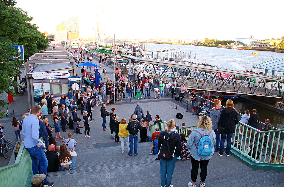 Sommer, Konzert, Bei den St. Pauli Landungsbrücken in Hamburg