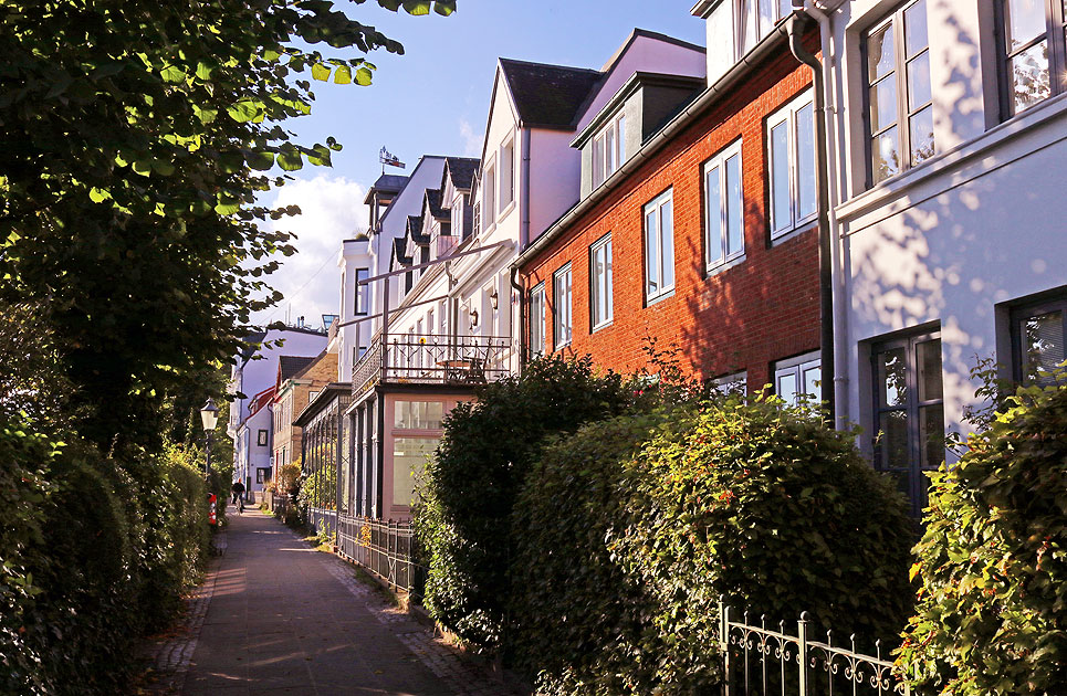 Hamburg-Övelgönne war ursprünglich ein Fischerdorf, heute ein edler Wohnort und eine Touristenattraktion