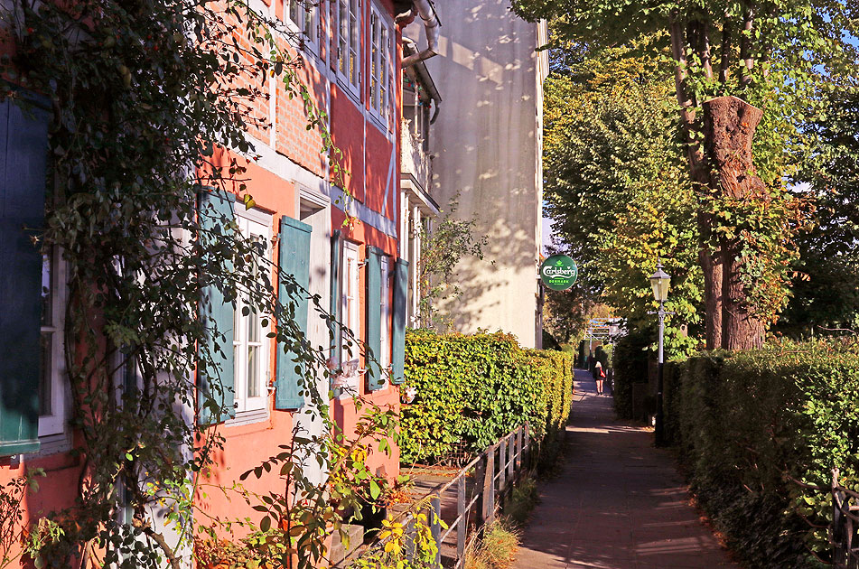 Hamburg-Övelgönne war ursprünglich ein Fischerdorf, heute ein edler Wohnort und eine Touristenattraktion