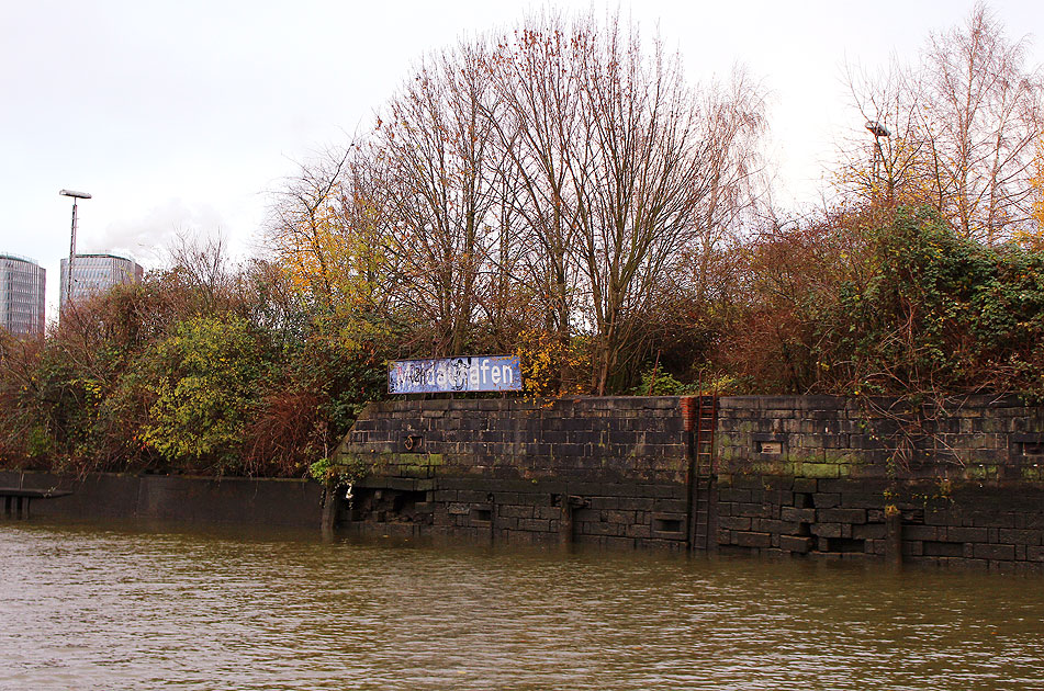 Der Moldauhafen in Hamburg